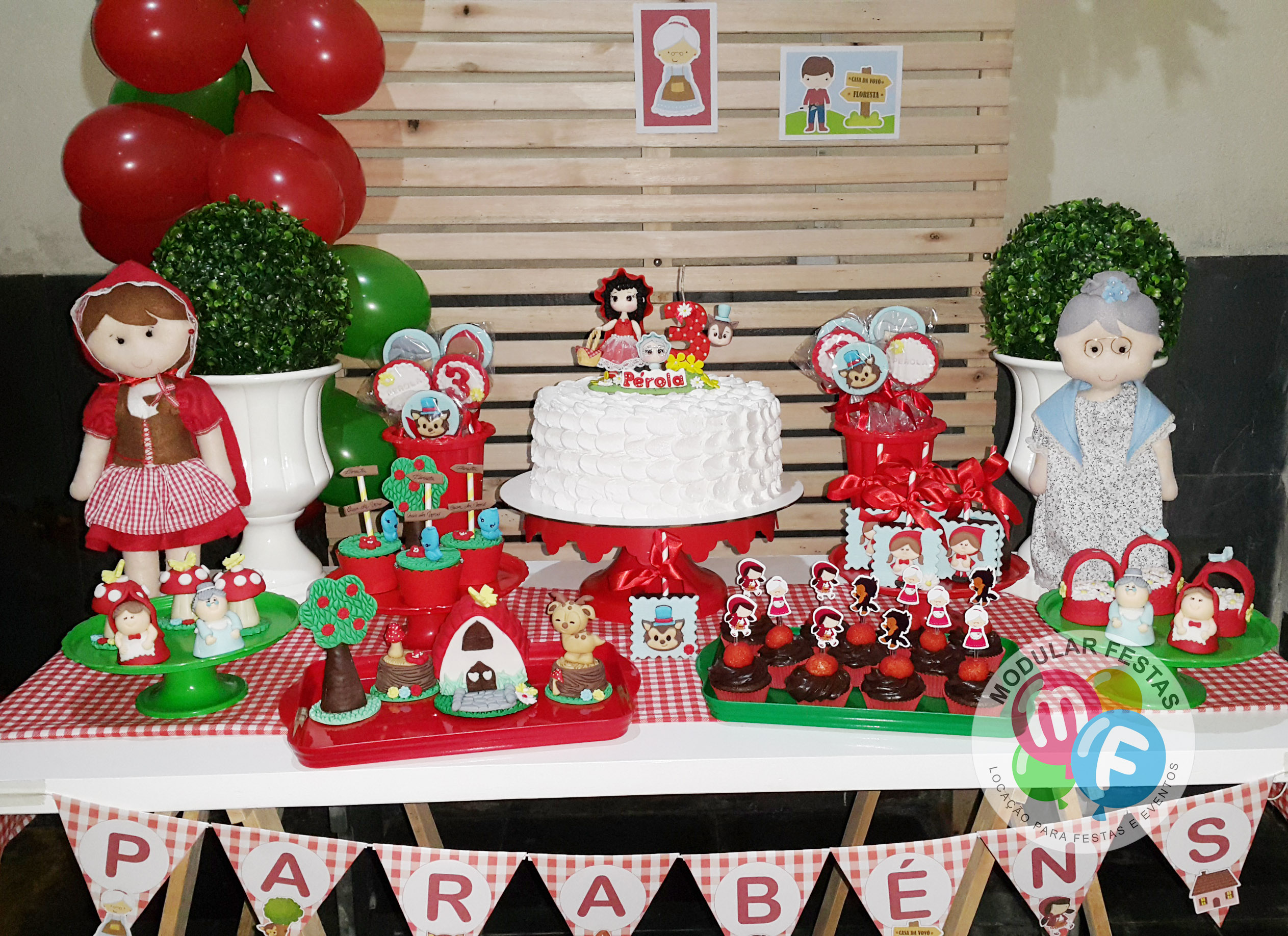 Decoração da Chapeuzinho Vermelho para a festa infantil